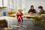 LEGO® Up-Scaled Mrs.Claus Minifigure (40875) (6)