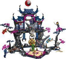 LEGO Ninjago Wolf Mask Shadow Dojo (71813)