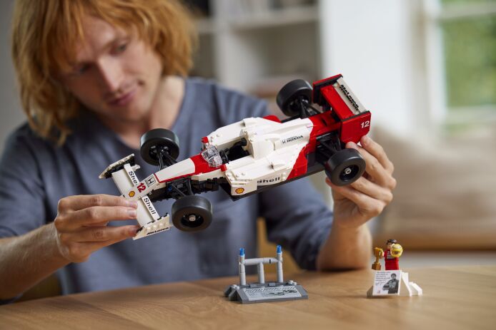 LEGO Icons McLaren MP4/4 & Ayrton Senna (10330) (9)