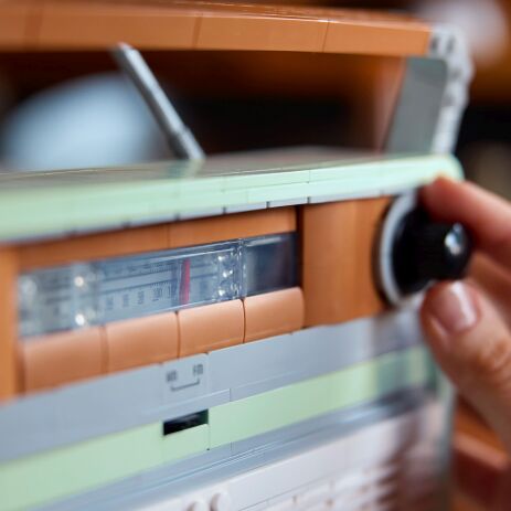 LEGO Icons Retro Radio (10334) (2)
