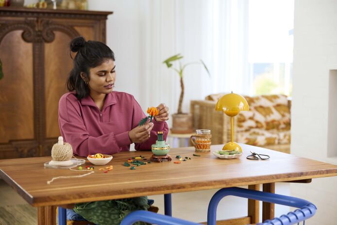 LEGO Icons Botanical Chrysanthemum (10368) (3)