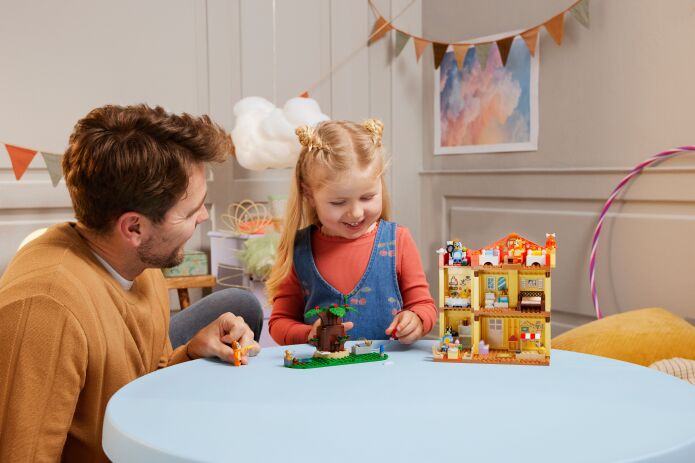 LEGO Bluey's Family House (11203) (10)