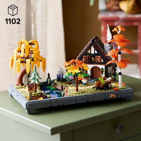 LEGO® Icons Autumn Cottage Garden (11372) (2)