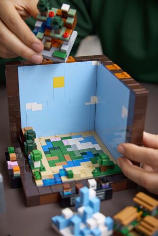 LEGO Minecraft The Crafting Table (21265) (6)
