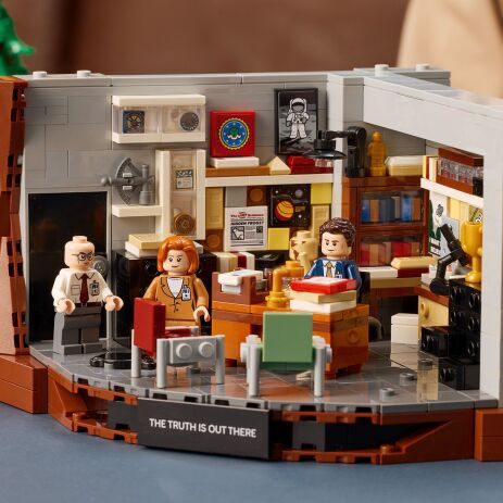 LEGO® Ideas The X-Files (21369) (2)