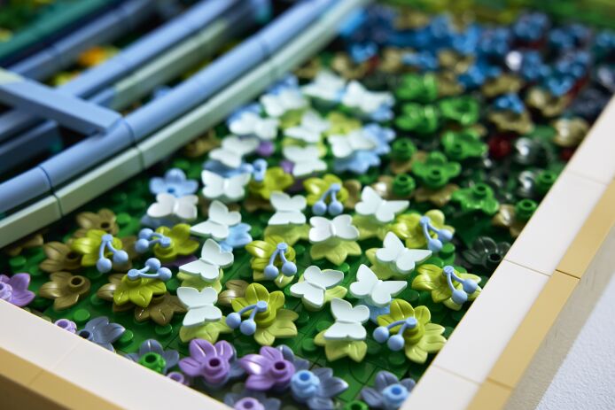 LEGO Art Claude Monet-Bridge Over A Pond Of Water Lilies (31220) (7)