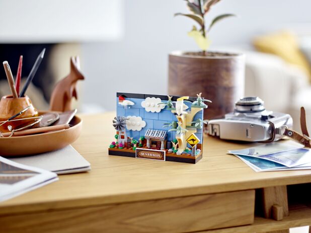LEGO Creator Australia Postcard (40651) (3)