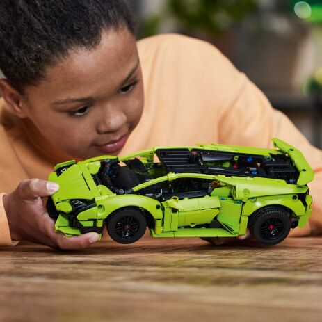 LEGO Technic Lamborghini Huracan Tecnica (42161) (7)