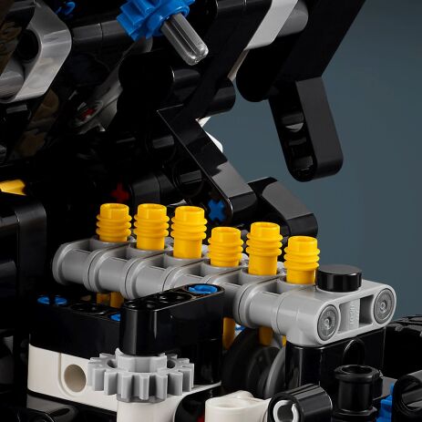 LEGO Technic Volvo FMX Truck & EC230 Electric Excavator (42175) (4)