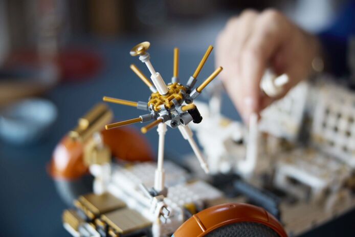 LEGO Technic NASA Apollo Lunar Roving Vehicle-LRV (42182) (10)