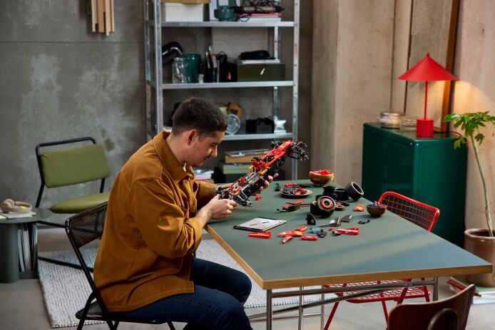 LEGO Technic Ferrari SF-24 F1 Car (42207) (5)