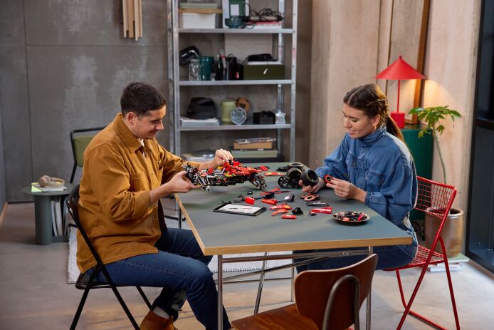 LEGO Technic Ferrari SF-24 F1 Car (42207) (6)