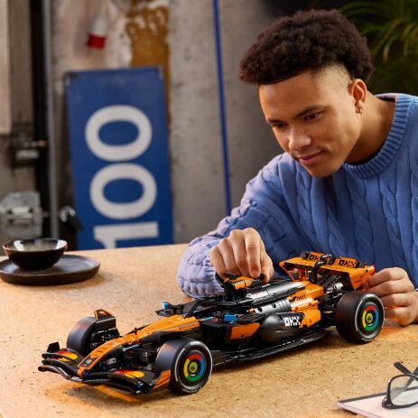 LEGO® Technic McLaren MC39 F1 Car (42228) (3)