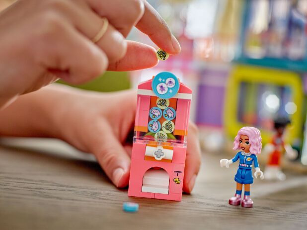 LEGO Friends Comic Book & Game Store (42674) (8)