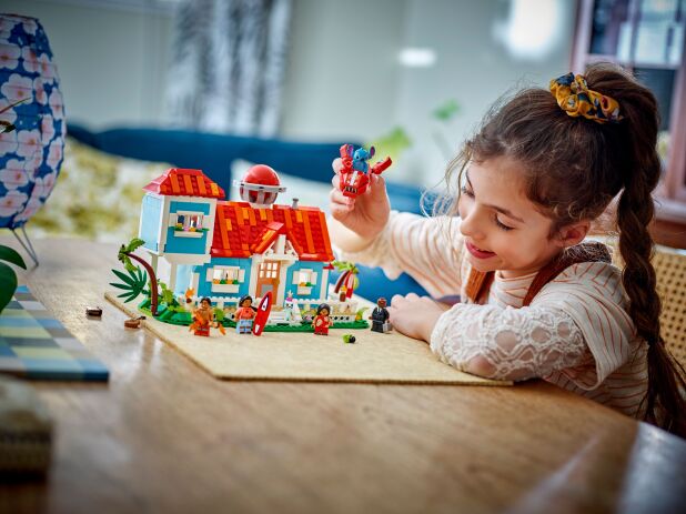 LEGO Disney Lilo & Stitch Beach House (43268) (6)