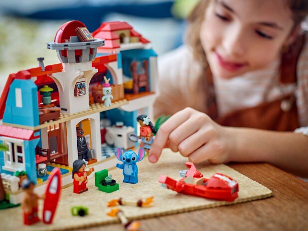 LEGO Disney Lilo & Stitch Beach House (43268) (7)