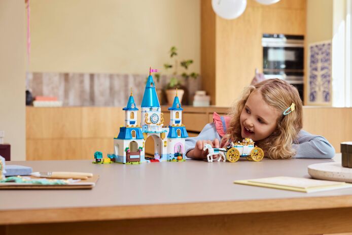 LEGO Disney Princess Cinderella's Castle & Horse Carriage (43275) (9)