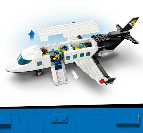 LEGO® City Airport With Airplane (60502) (3)