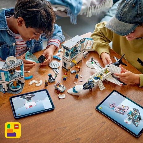 LEGO® City Airport With Airplane (60502) (6)