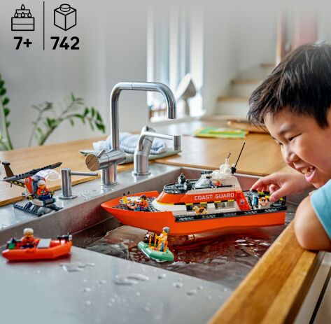 LEGO® City Coast Guard Rescue Boat & Helicopter (60504) (2)