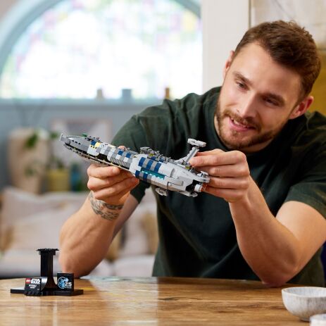 LEGO Star Wars Invisible Hand (75377) (8)