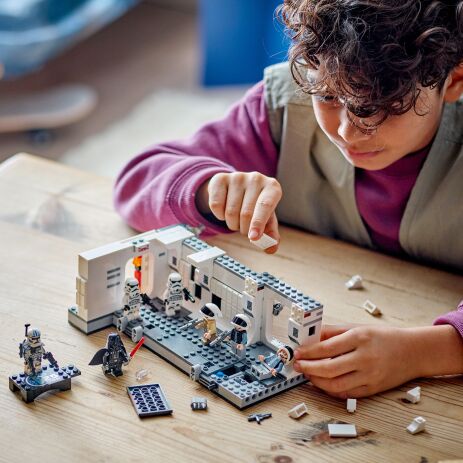 LEGO Star Wars Boarding The Tantine IV (75387) (6)