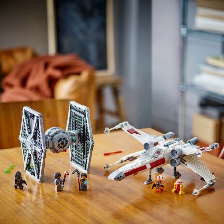 LEGO Star Wars Tie Fighter & X-Wing Mash-Up (75393) (11)