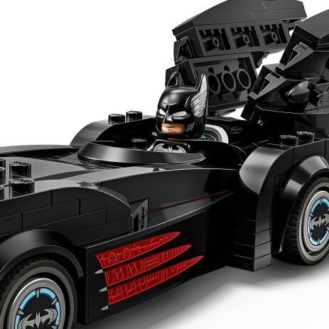 LEGO® Super Heroes Batman & Robin Batmobile (76333) (3)