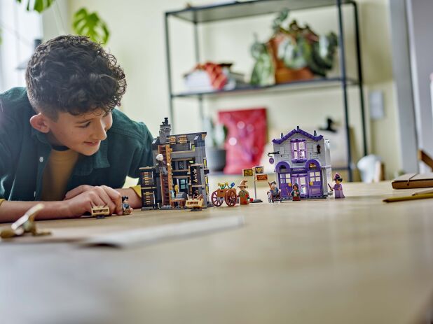 LEGO Harry Potter Ollivanders & Madam Malkin's Robes (76439) (10)