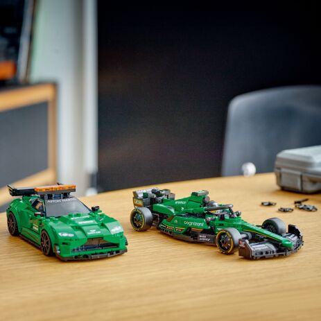 LEGO Speed Champions Aston Martin Safety Car & AMR23 (76925) (5)