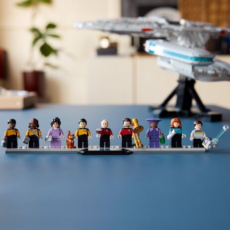 LEGO Icons Star Trek: USS Enterprise NCC 1701-D (10356) (5)
