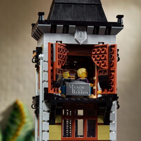 LEGO Icons Haunted House (10273) (2)