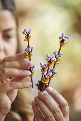 LEGO Icons Botanical Flower Bouquet (10280) (5)