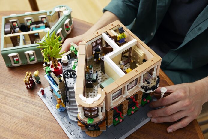 LEGO Icons Boutique Hotel (10297) (7)