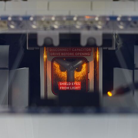 LEGO Icons Back To The Future Time Machine (10300) (3)