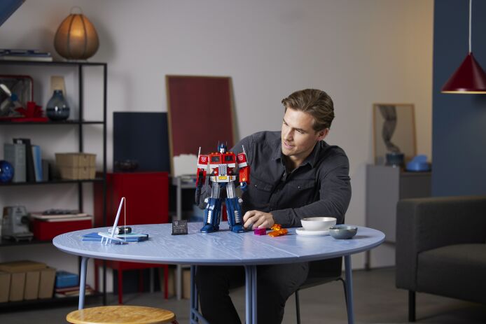 LEGO Icons Transformers Optimus Prime (10302) (4)