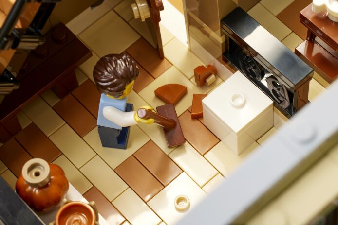 LEGO Icons Natural History Museum (10326) (7)