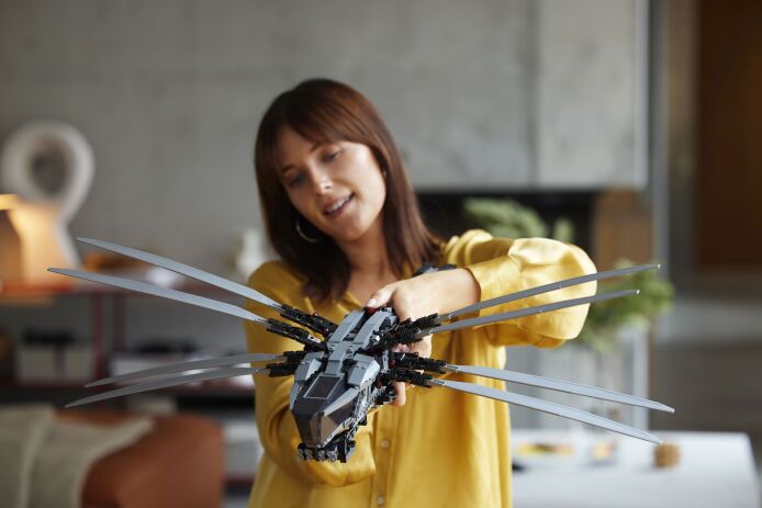 LEGO Icons Dune Atreides Royal Ornithopter (10327) (9)