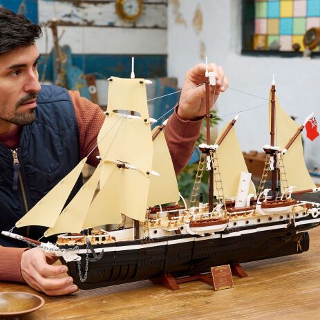 LEGO Icons The Endurance (10335) (5)