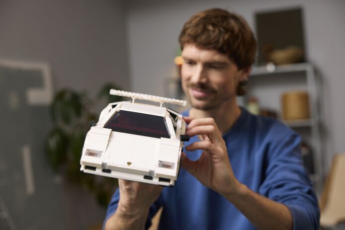 LEGO Icons Lamborghini Countach 5000 Quattrovalvole (10337) (9)