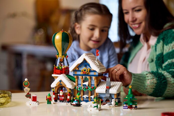 LEGO Icons Santa's Post Office (10339) (13)