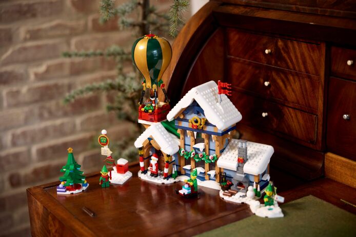 LEGO Icons Santa's Post Office (10339) (14)
