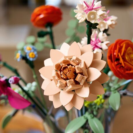 LEGO Botanical Pretty Pink Flower Bouquet (10342) (2)