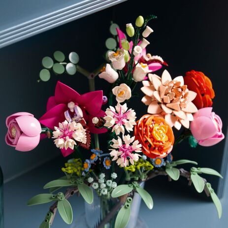 LEGO Botanical Pretty Pink Flower Bouquet (10342) (3)