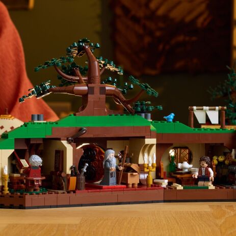 LEGO Icons Lord Of Rings: The Shire (10354) (2)