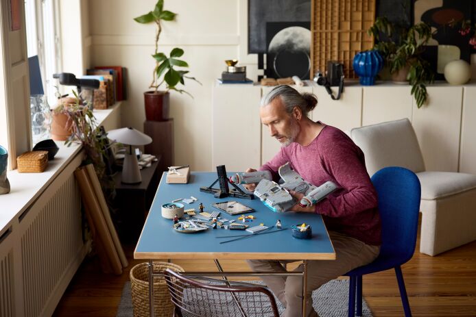 LEGO Icons Star Trek: USS Enterprise NCC 1701-D (10356) (6)