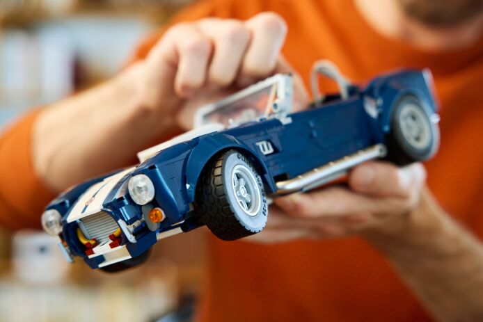 LEGO Icons Shelby Cobra 427 S/C (10357) (10)