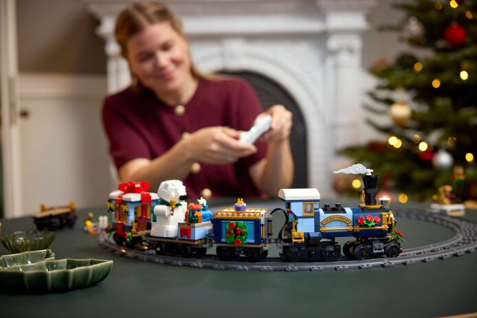 LEGO Icons Holiday Express Train (10361) (11)