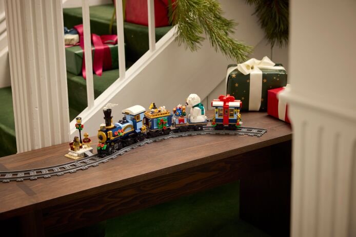 LEGO Icons Holiday Express Train (10361) (14)