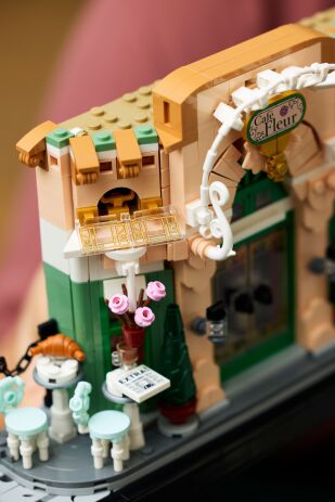 LEGO Icons French Cafe (10362) (9)